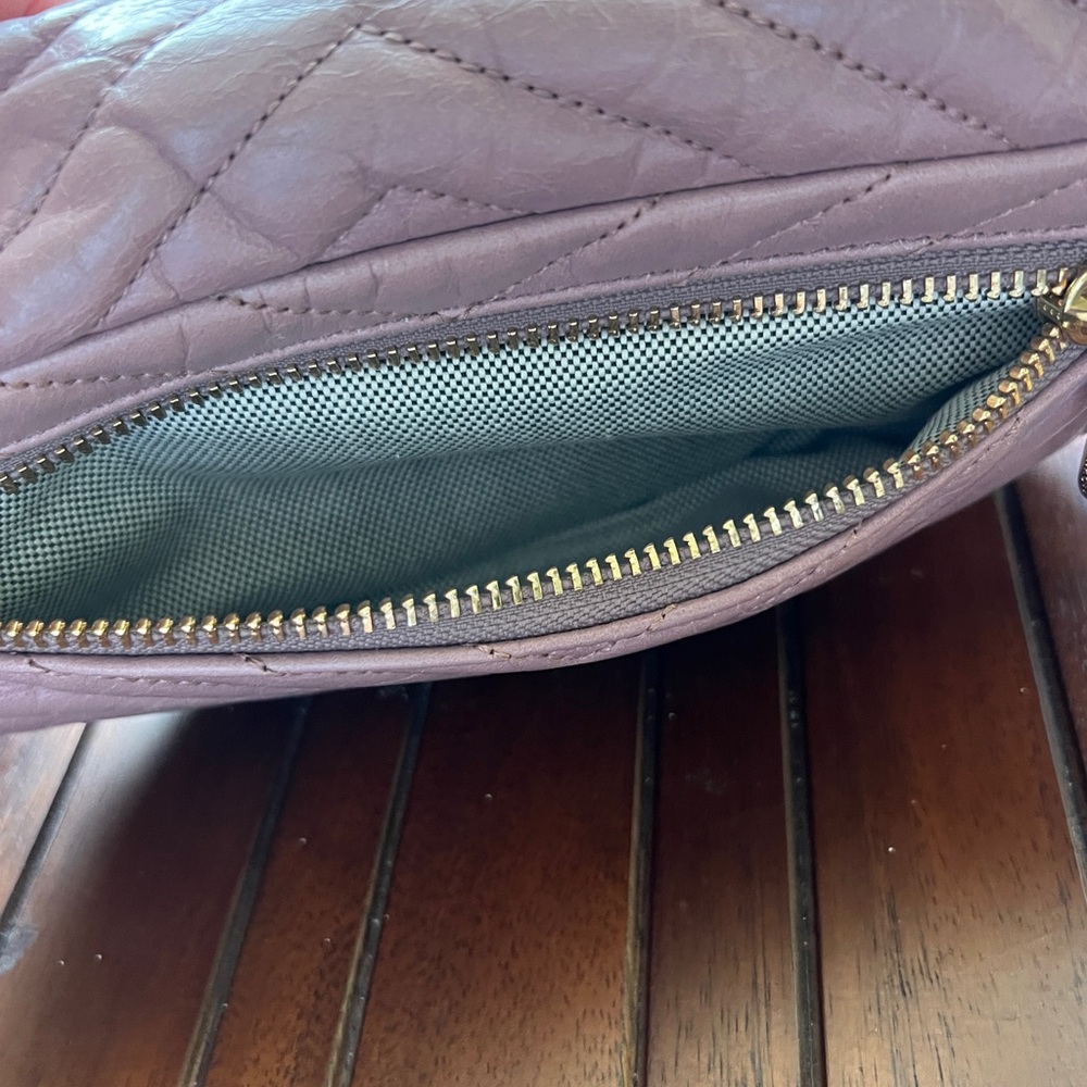 Rebecca Minkoff Large Leather Sling Belt Bag Edie Quilted Chevron - Picture 6 of 6